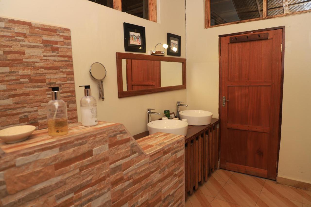 Nkuringo Bwindi Gorilla Lodge Екстер'єр фото